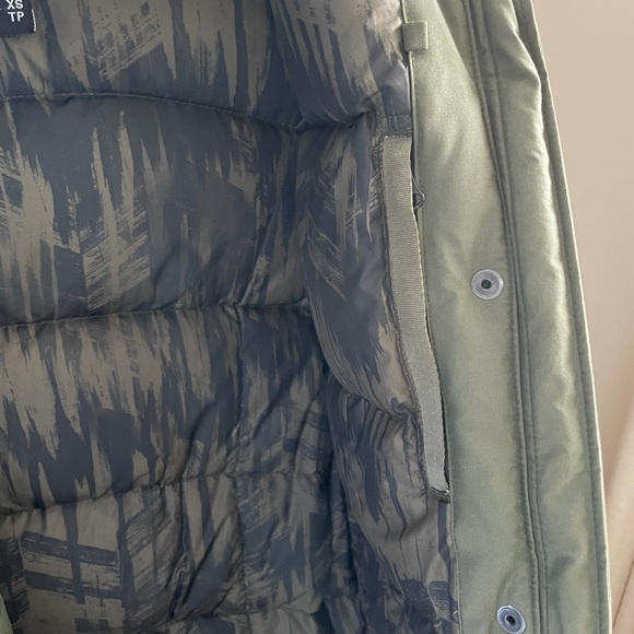 The North Face Forest Green Mid length Winter Jacket - Picture 2 of 6